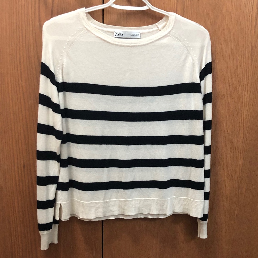 Zara preppy soft beige and black stripe long sleeve knit sweater (Size Small)